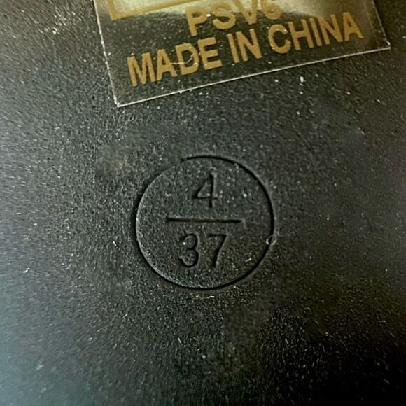 chic Morgan Buckle Platform Sandals - Size 7 - Black - Picture 8 of 9